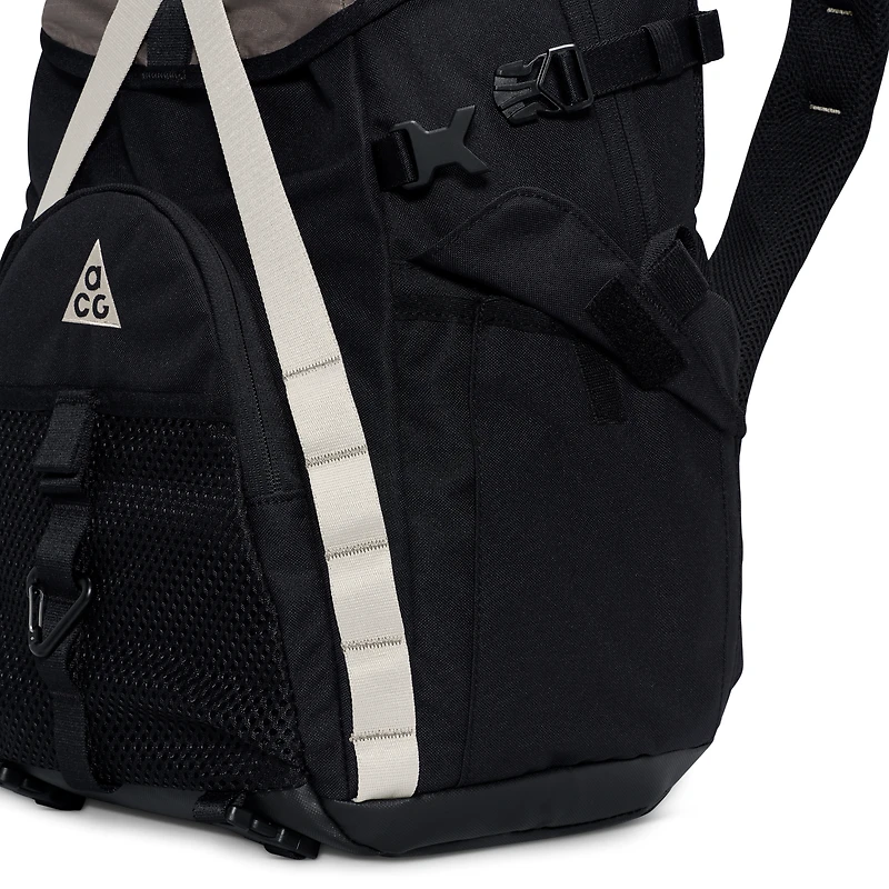 Nike ACG "DAYMAX" Backpack (25L)