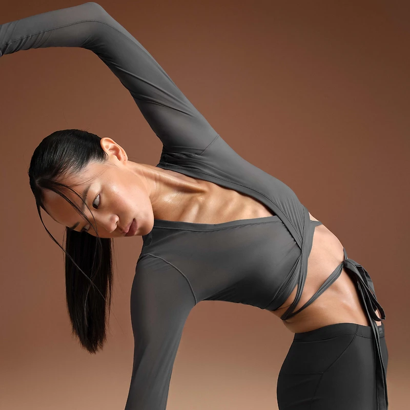NikeSKIMS Weightless Layers Women's Long-Sleeve Wrap Top
