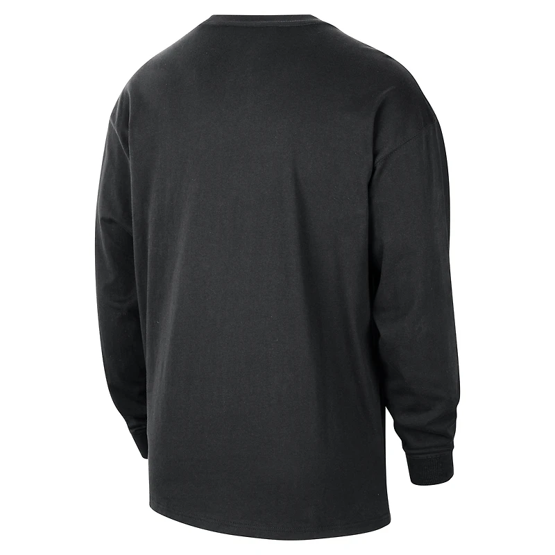 Boston Celtics Courtside Premium Essential Men's Nike NBA Long-Sleeve T-Shirt