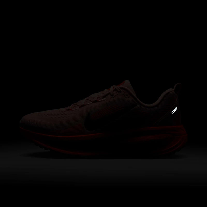 Nike Vomero 18 SE Women's Road Running Shoes