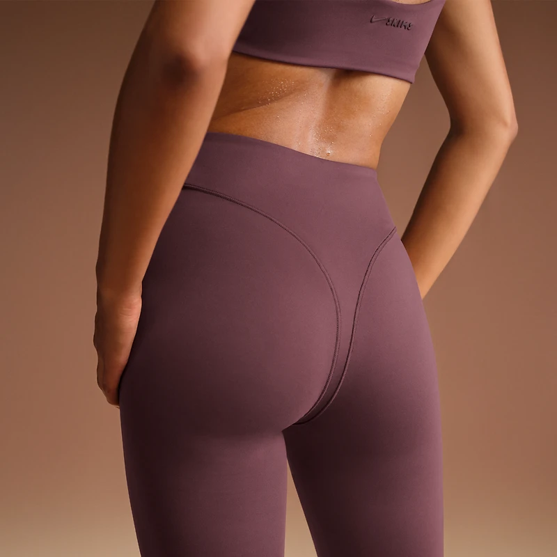 NikeSKIMS Matte Women's High-Waisted V-Panel Straight Leggings