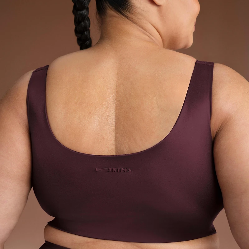 NikeSKIMS Shine Women's Scoop-Neck Bra Top