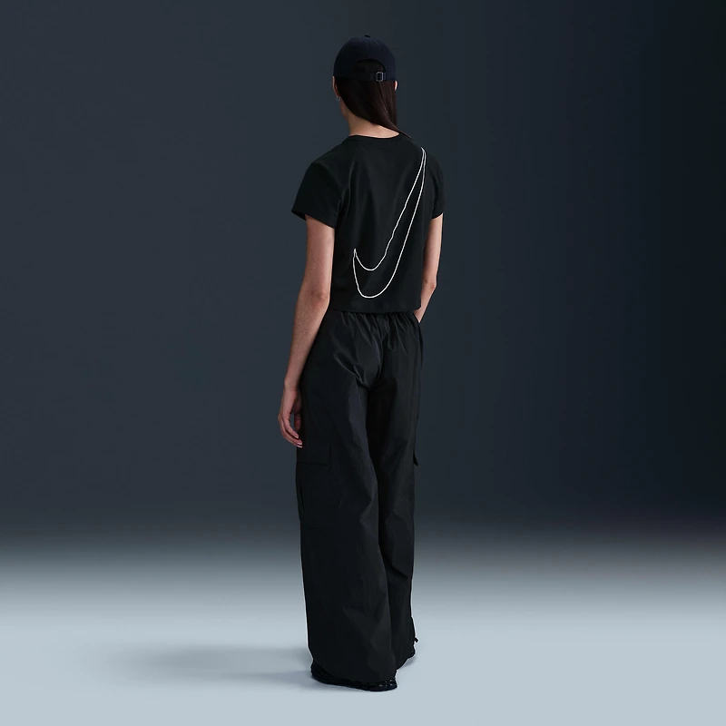 Nike Sportswear Club Women's Short-Sleeve Cropped Graphic T-Shirt