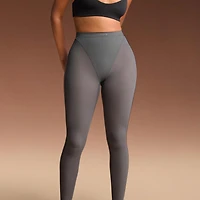 NikeSKIMS Weightless Layers Women's High-Waisted V-Panel Leggings