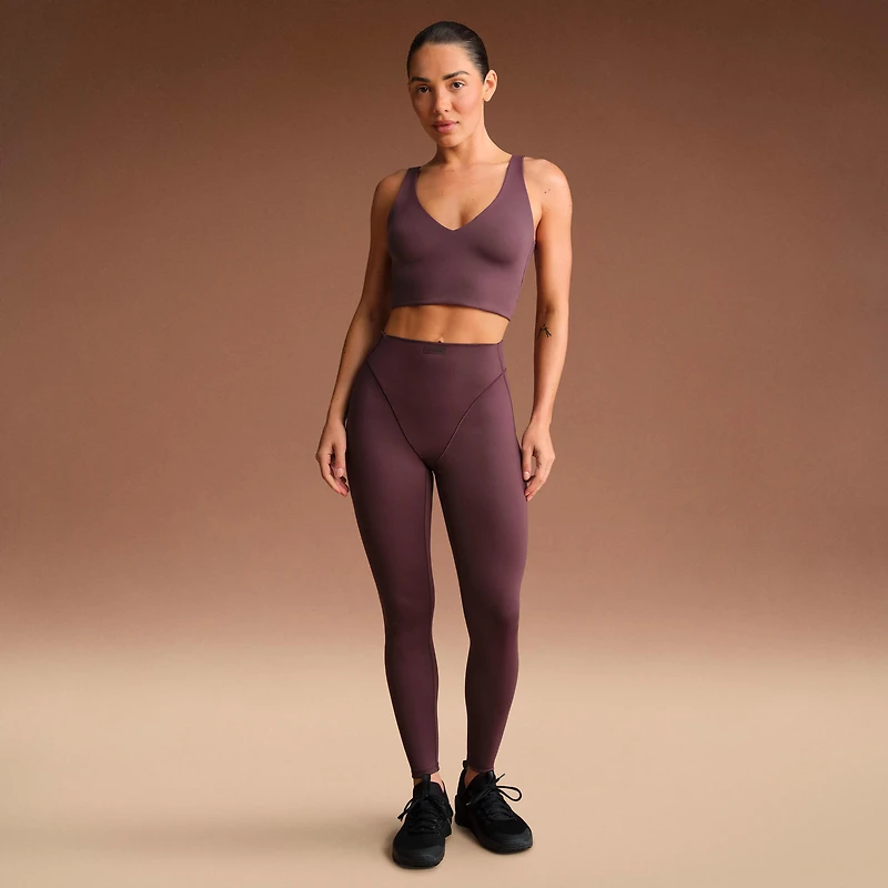 NikeSKIMS Matte Women's V-Neck Long-Line Bra