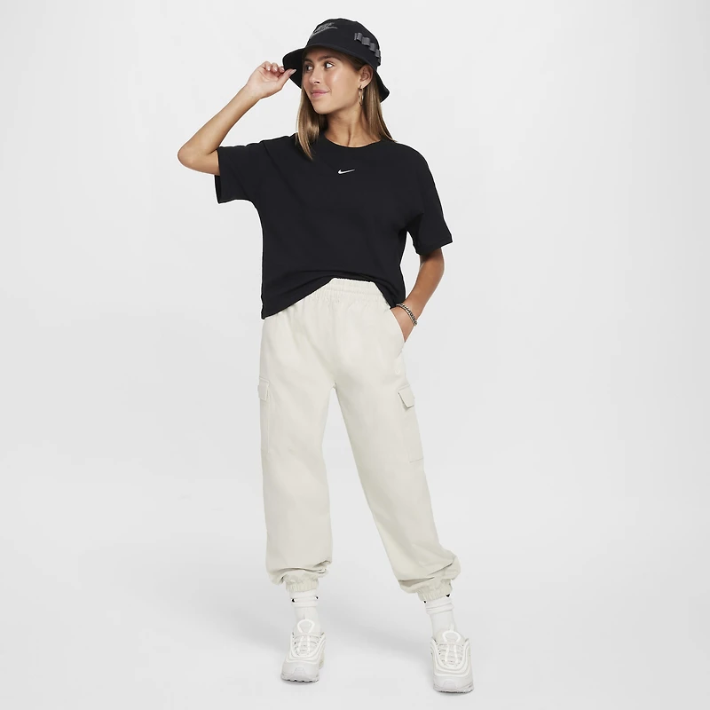 Nike Sportswear Essential Big Kids' (Girls') T-Shirt