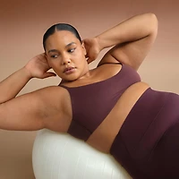 NikeSKIMS Matte Women's Micro-Scoop Bra
