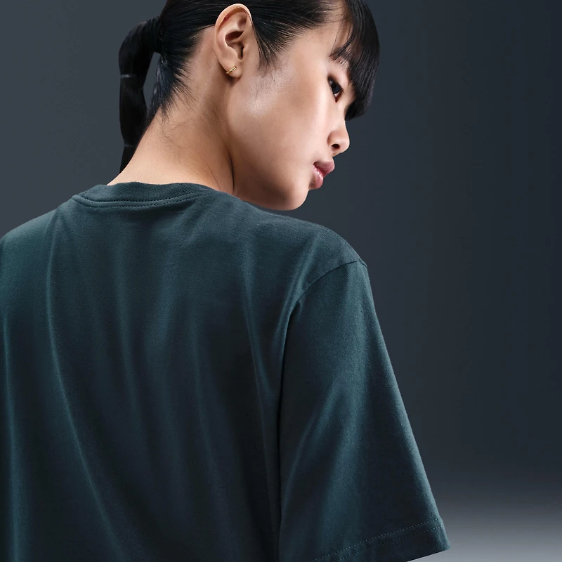 Nike Sportswear Essential Women's Boxy Graphic T-Shirt