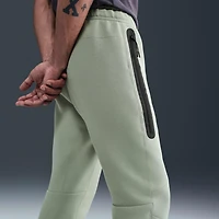 Chelsea FC Tech Men's Nike Soccer Fleece Joggers