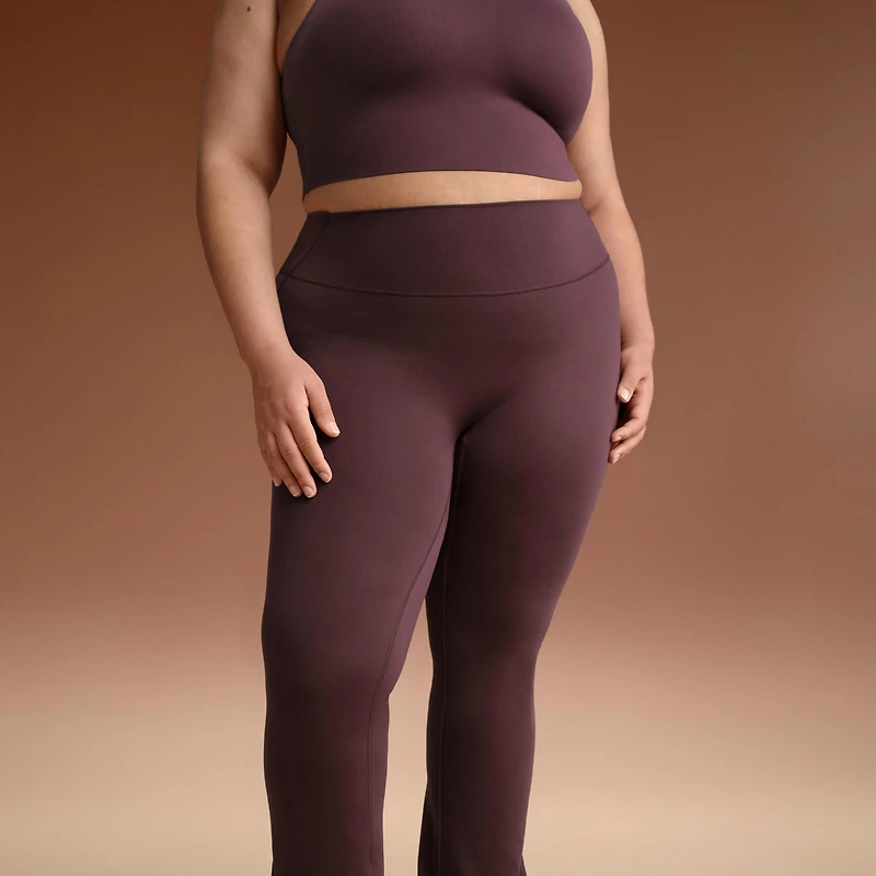 NikeSKIMS Matte Women's High-Waisted Slim Flared Leggings