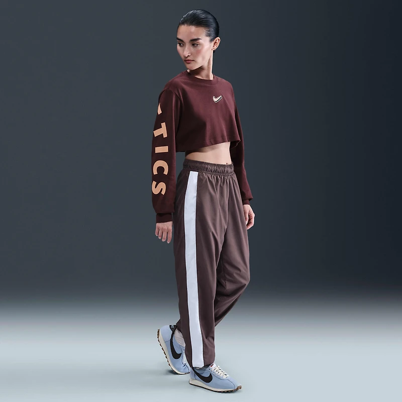 Nike Sportswear Women's Oversized Long-Sleeve Cropped Graphic T-Shirt