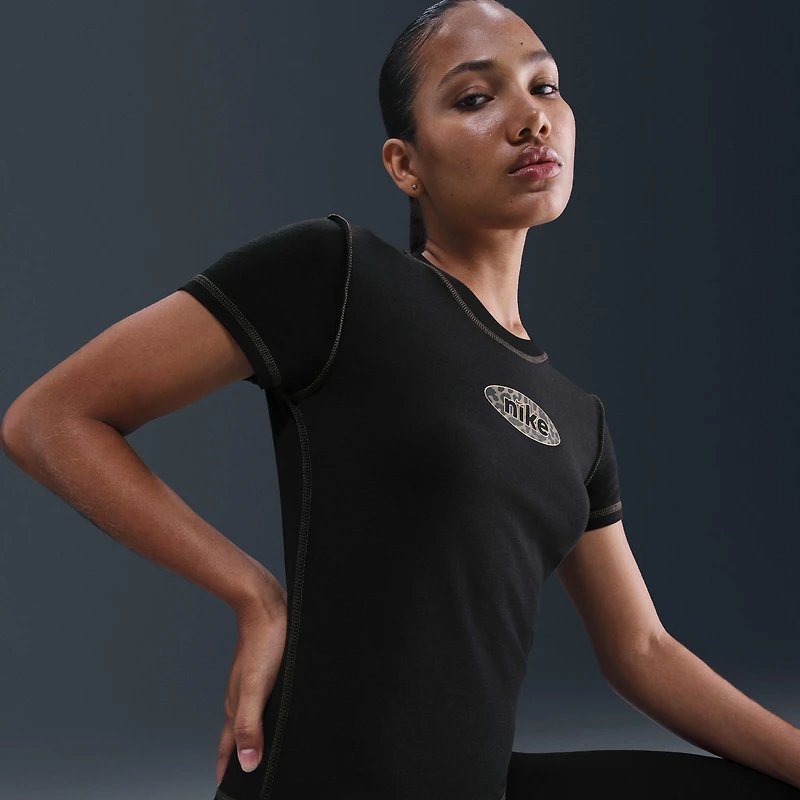 Nike Sportswear Chill Knit Women's Slim Cropped Top