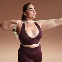 NikeSKIMS Shine Women's V-Neck Bra