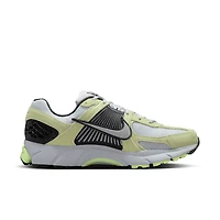 Nike Zoom Vomero 5 SE Men's Shoes with Reflective Accents