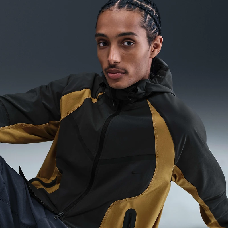 Nike Tech Men's Dri-FIT Woven Color-Block Windrunner Loose Jacket