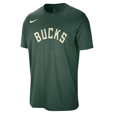 Milwaukee Bucks Essentials Men's Nike NBA T-Shirt