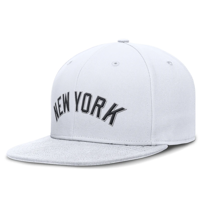 New York Yankees True Men's Nike Dri-FIT MLB Fitted Hat