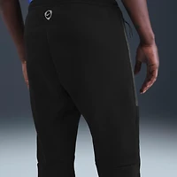 Chelsea FC Tech Men's Nike Total 90 Soccer Fleece Joggers