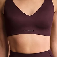 NikeSKIMS Shine Women's V-Neck Bra