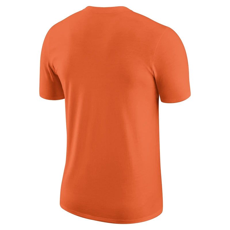 New York Knicks Essential Men's Nike NBA T-Shirt