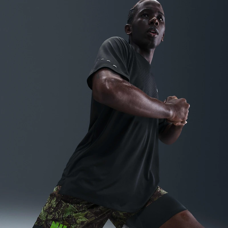 Nike Stride Men's Dri-FIT 7" Brief-Lined Printed Running Shorts