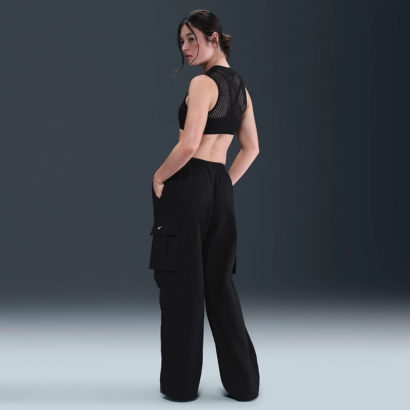Nike Sportswear Women's Mid-Rise Oversized Woven Cargo Pants