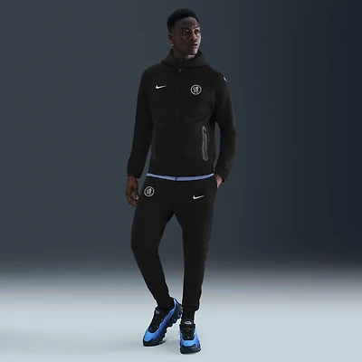 Chelsea FC Tech Men's Nike Total 90 Soccer Fleece Joggers