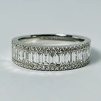 18kt White Gold Diamond Band