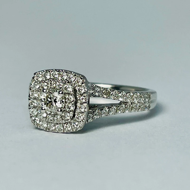 10kt White Gold 1.00ctw Diamond Engagement Ring Set