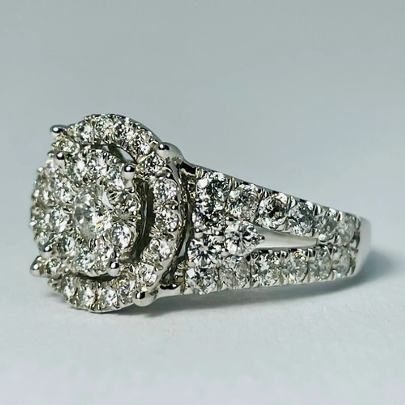 10kt Gold 2.00 Carat Diamond Ring