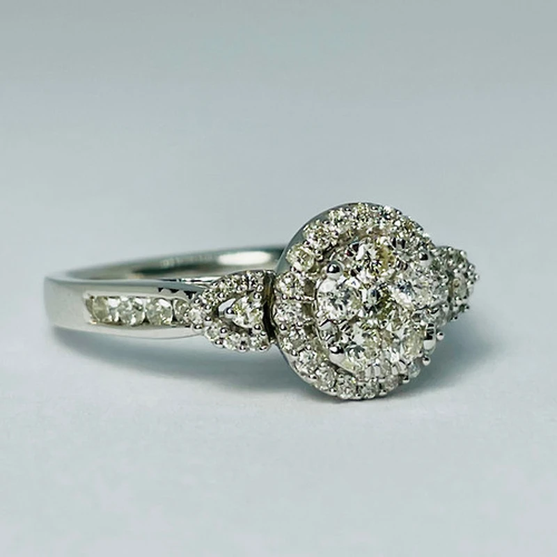 10kt White Gold 1.00ct Diamond Engagement Ring Set