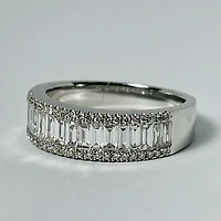 18kt White Gold Diamond Band