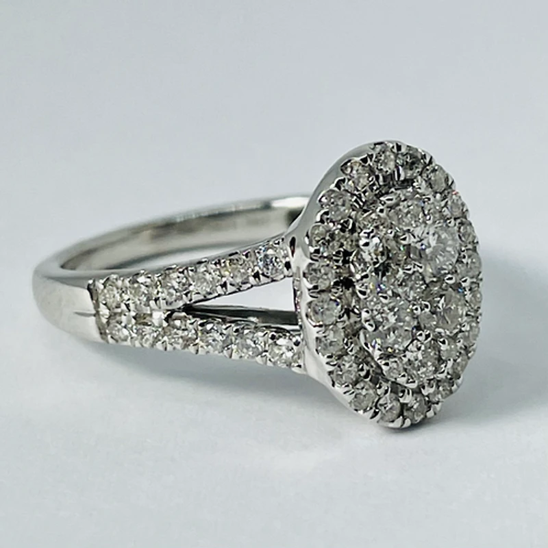10kt White Gold Oval Diamond Engagement Ring