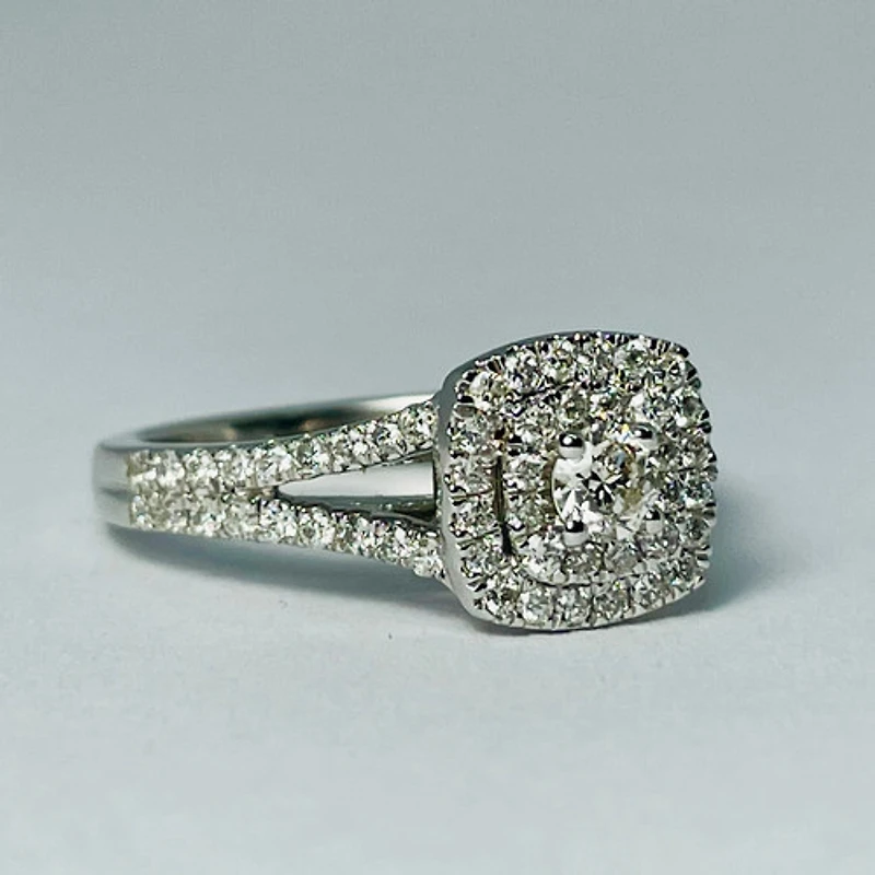 10kt White Gold 1.00ctw Diamond Engagement Ring Set