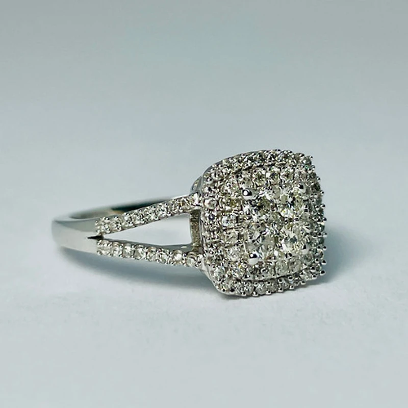 10kt White Gold Diamond Halo Engagement Ring