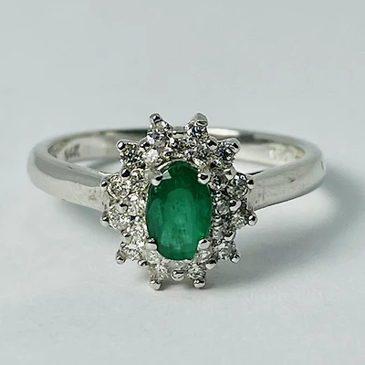 14kt White Gold Emerald & Diamond Ring