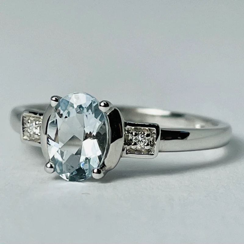 10kt White Gold Aquamarine & Diamond Ring