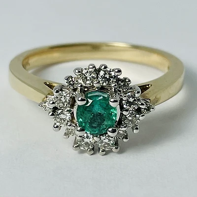 10kt Gold Emerald & Diamond Ring