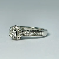 14kt White Gold 0.75ctw Diamond Engagement Ring