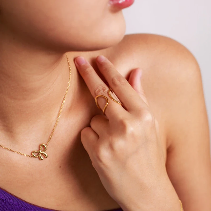 Bow Necklace
