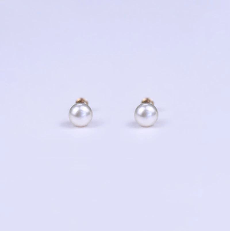 Pearl Studs