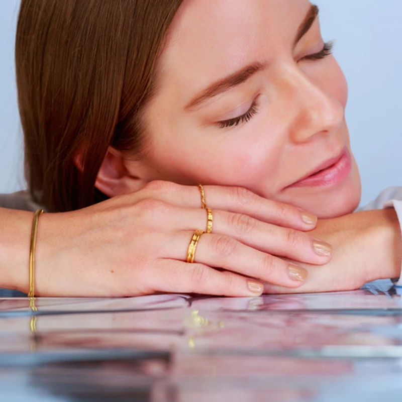Thin Twisted Ring