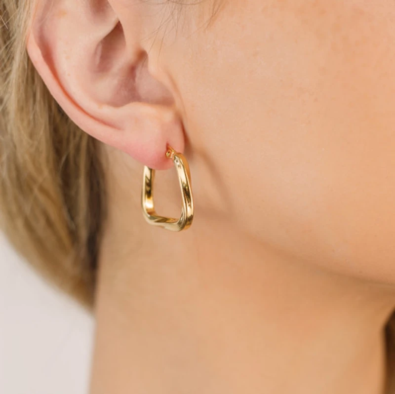 Twisted Trapezoid Hoops