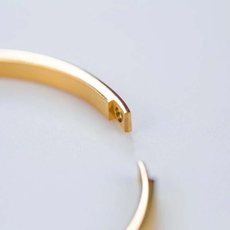 Round Edge Gem Bangle Bracelet