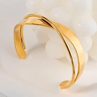 Gold Statement Wavy Bangle