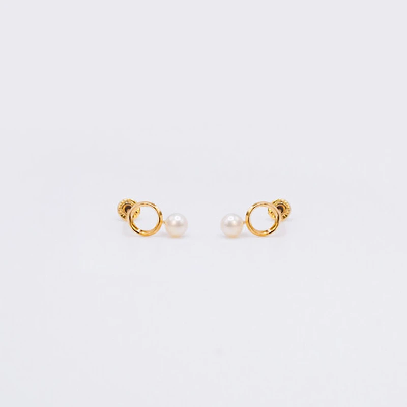 Circle Pearl Twist on Studs