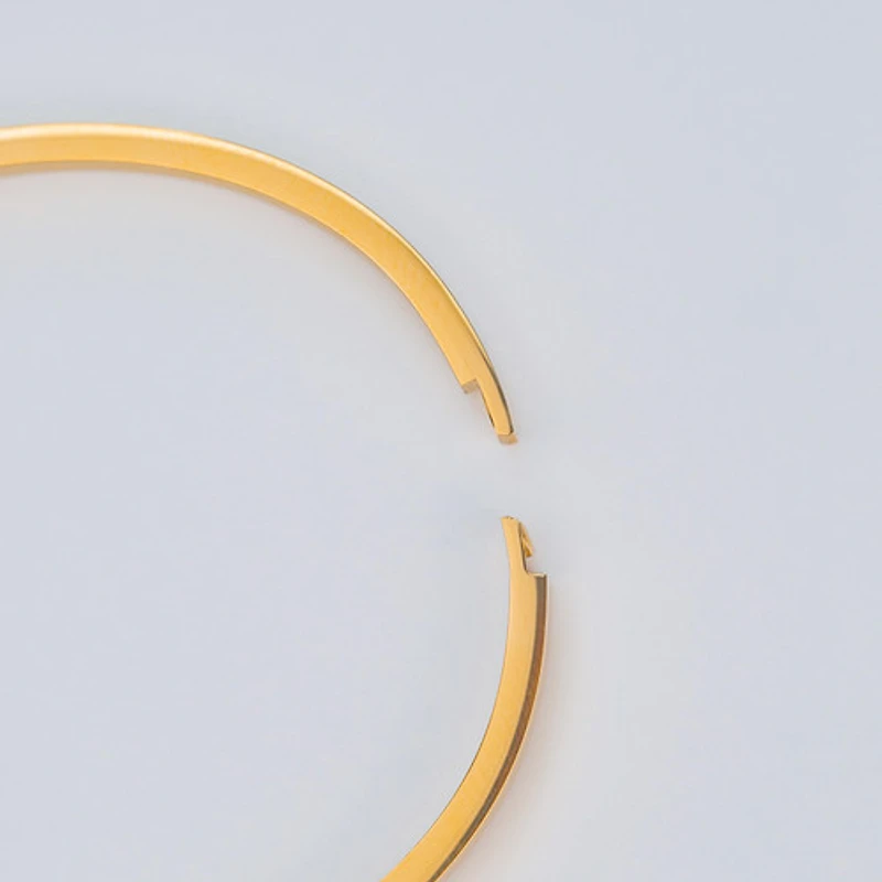 Round Edge Gem Bangle Bracelet