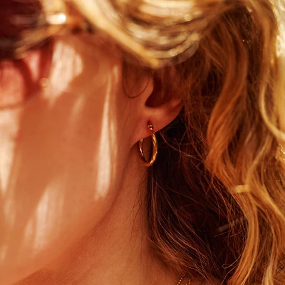 Simple Twisted Hoops