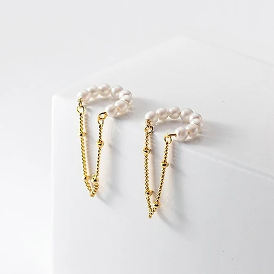 Dangling Pearl Cuff