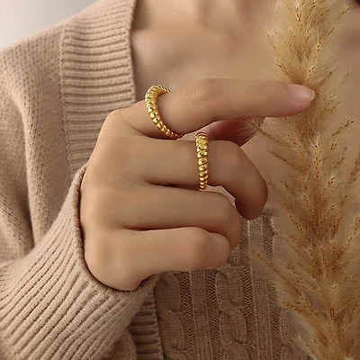 Thin Croissant Ring